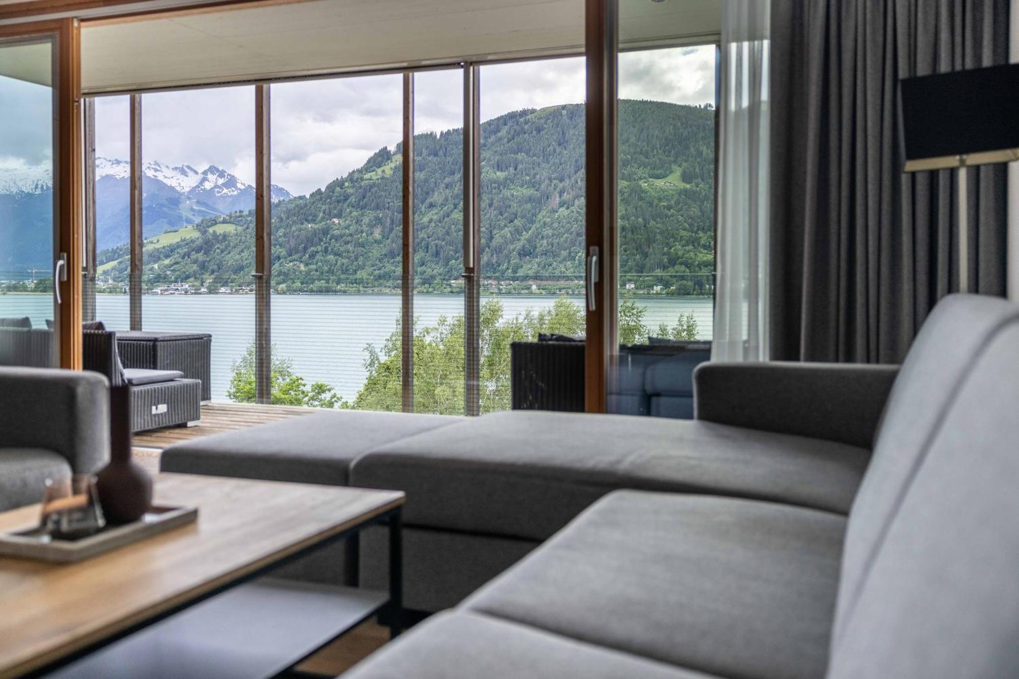 Apartment Bellevue Residences - Luxurious Lakeside